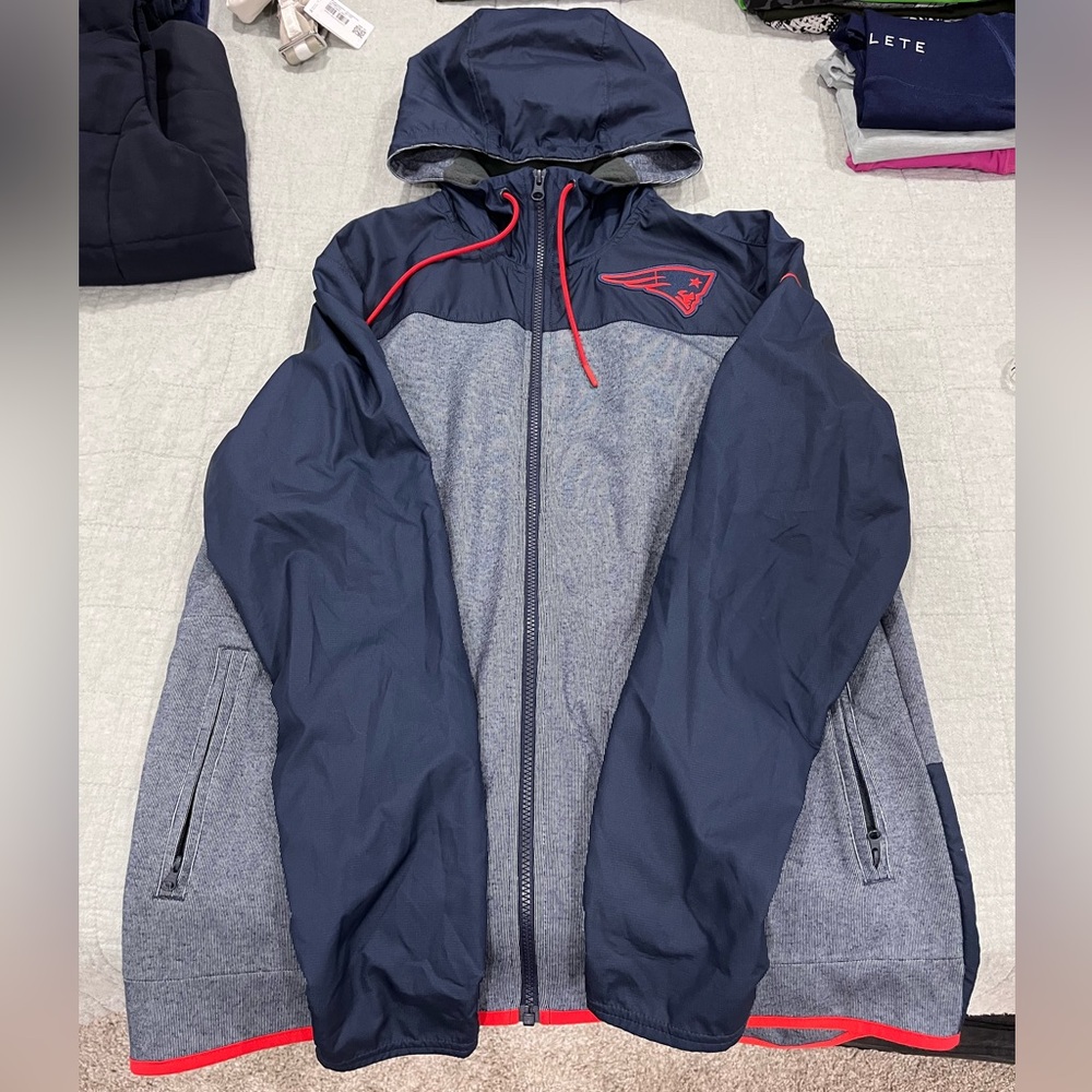 Nike New England Patriots Jacket Size Large‎